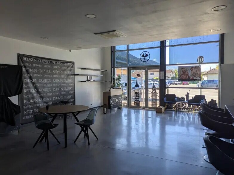 Local commercial dans Tencin à louer - Photo intérieure – Image 2 sur 13