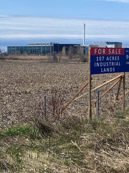 250 Crago Rd, Courtice, ON à vendre - Photo de l’immeuble – Image 3 sur 10