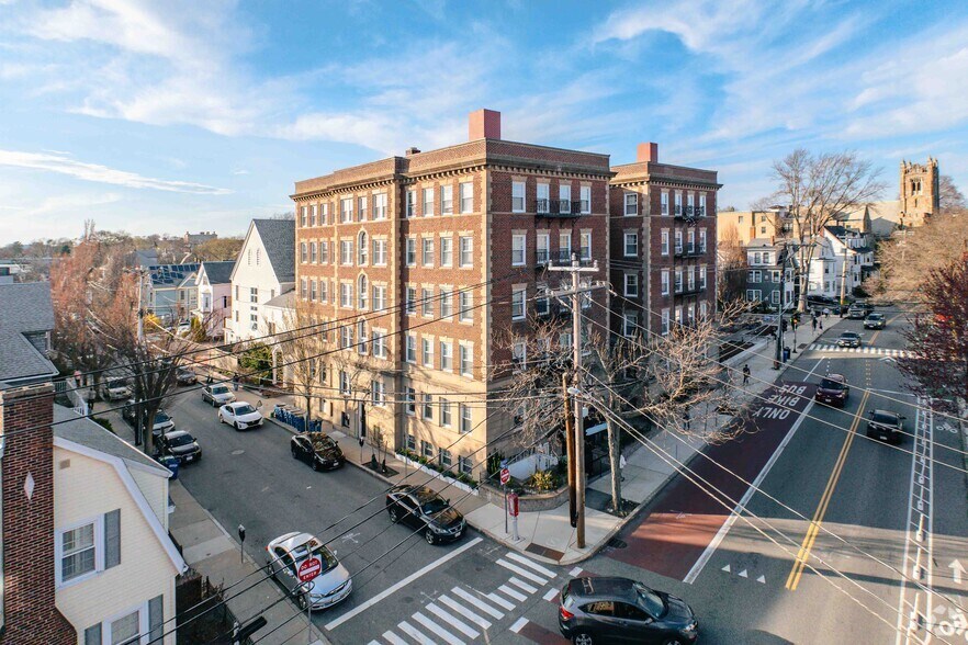 36 College Ave, Somerville, MA à vendre - Photo principale – Image 1 sur 5