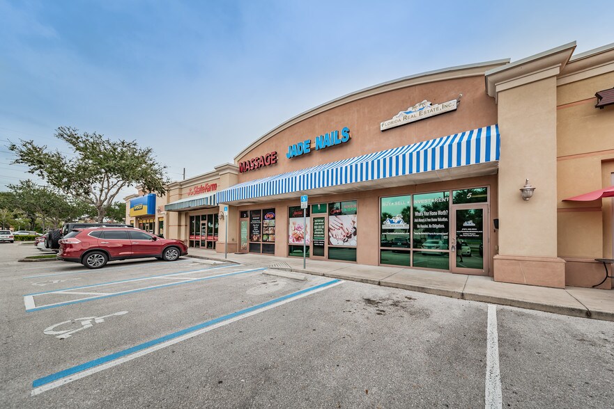 3730 Tampa Rd, Oldsmar, FL à louer - Photo de l’immeuble – Image 3 sur 10