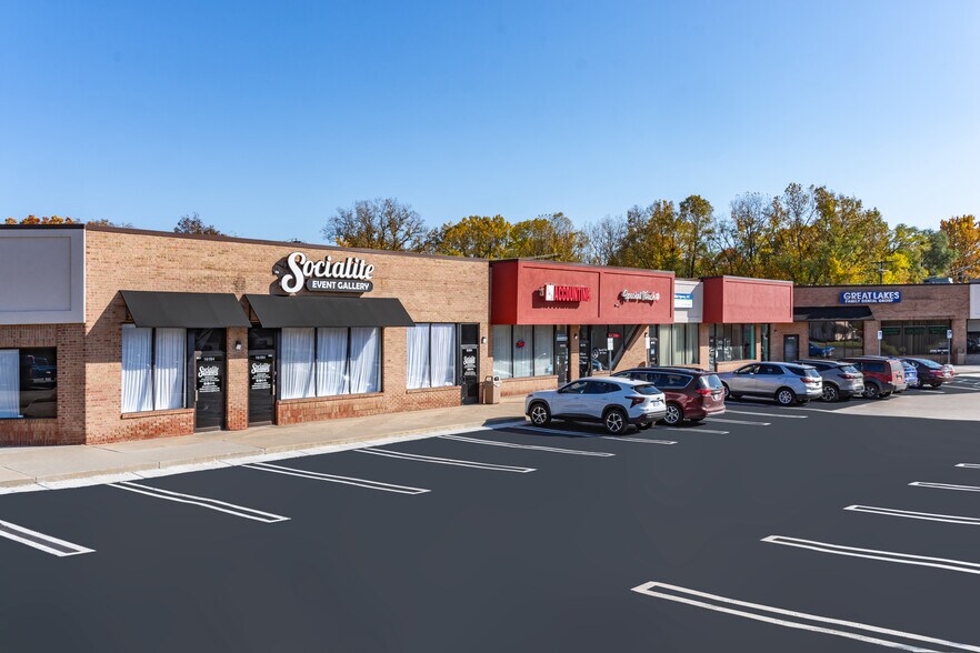 16112-16184 Middlebelt Rd, Livonia, MI à louer - Photo de l’immeuble – Image 3 sur 5