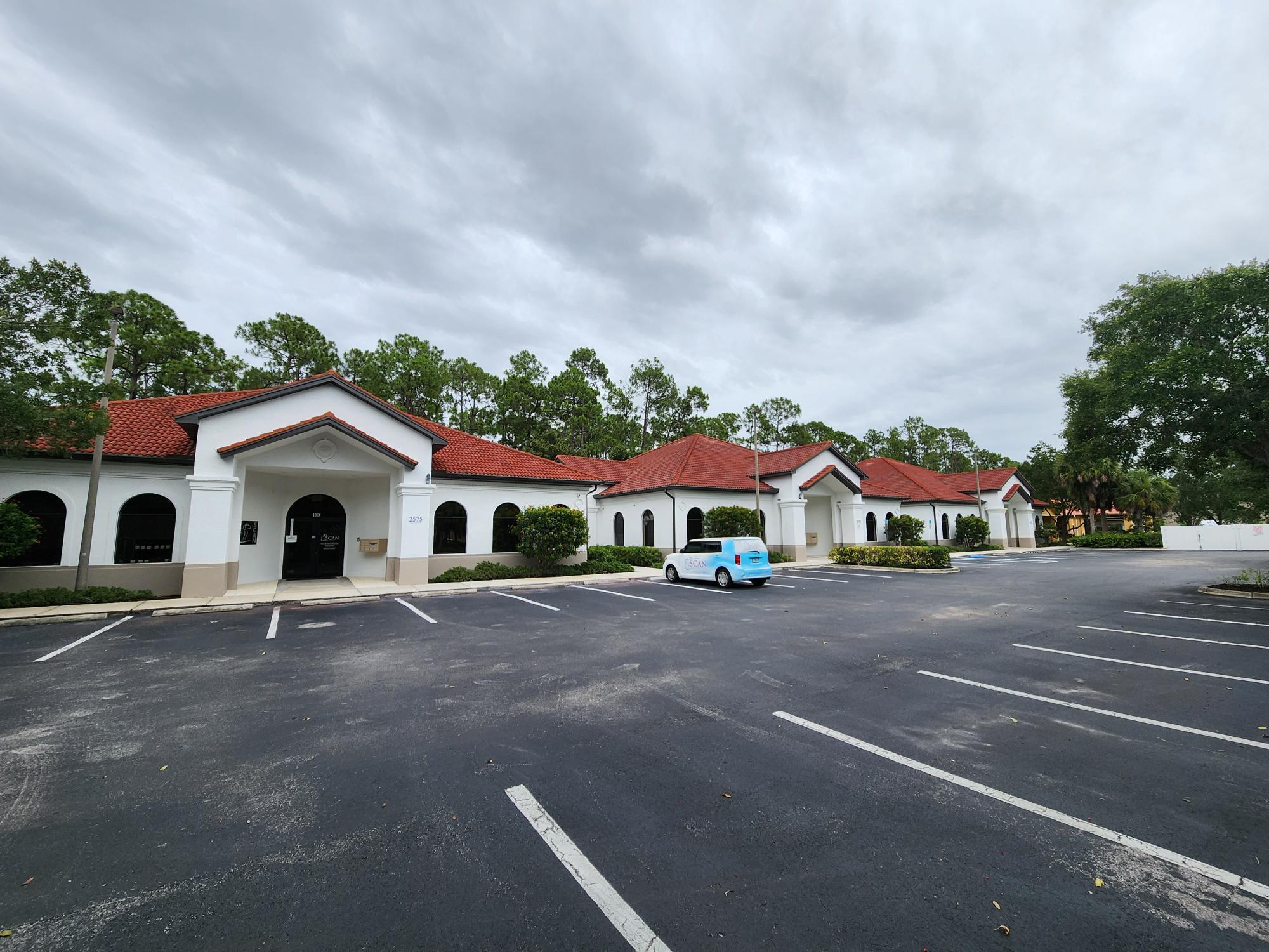2575 Northbrooke Plaza Dr, Naples, FL à louer Photo de l’immeuble– Image 1 sur 4