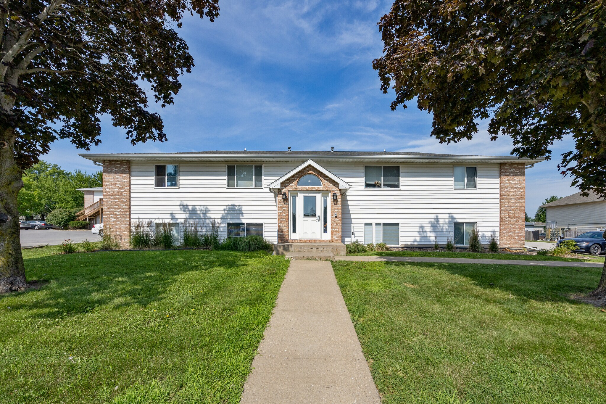115 Sugar Creek Ln, North Liberty, IA à vendre Photo de l’immeuble– Image 1 sur 7