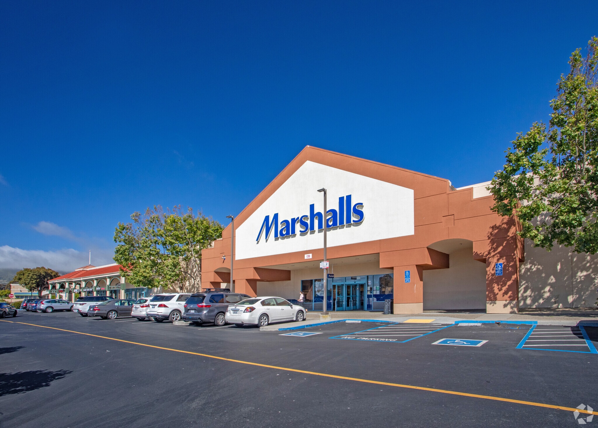 1202-1340 El Camino Real, San Bruno, CA à louer Photo principale– Image 1 sur 8