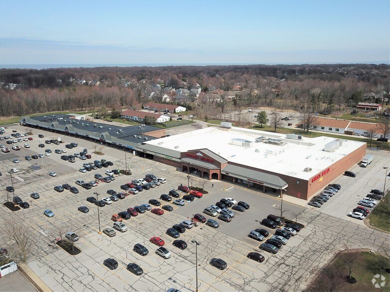 375-409 Lear Rd, Avon Lake, OH à louer - Photo de l’immeuble – Image 2 sur 16