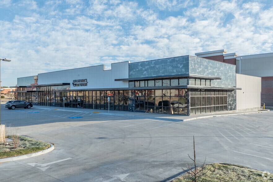 10245 S 82nd E Ave, Tulsa, OK à louer - Photo de l’immeuble – Image 3 sur 8