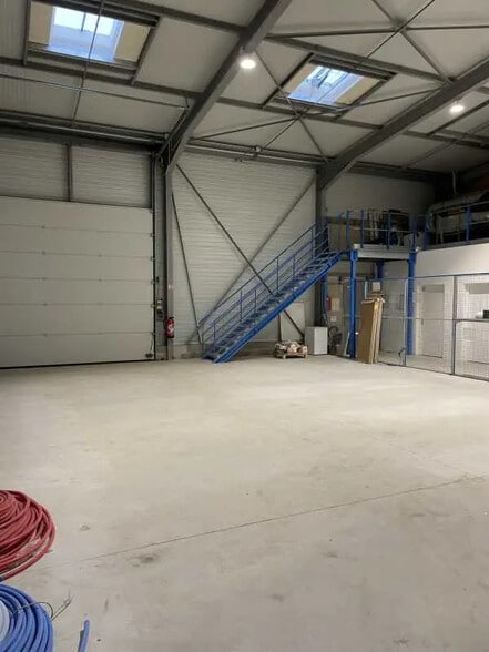 Local d'activités dans Creil à vendre - Photo intérieure – Image 1 sur 13