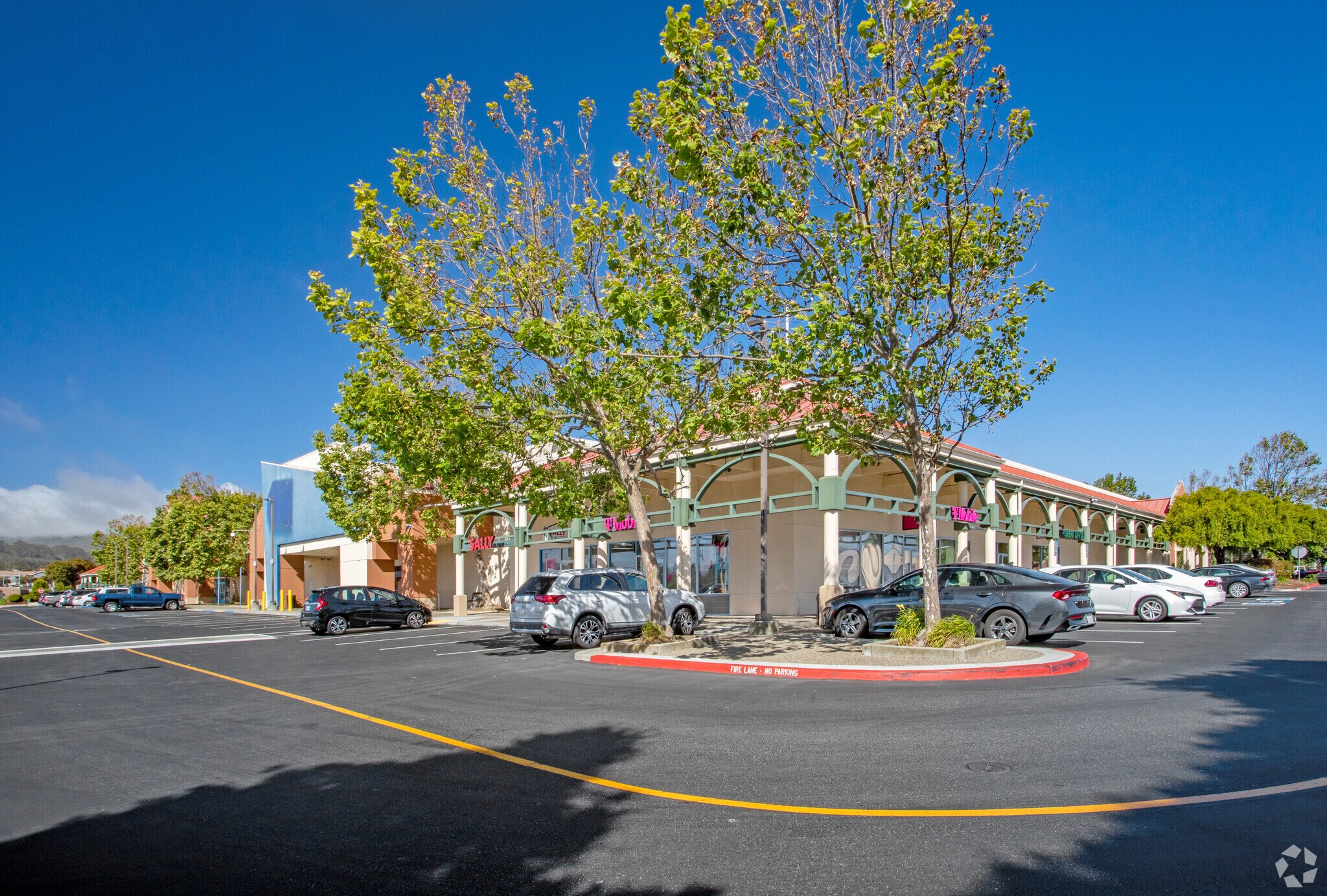 1202-1340 El Camino Real, San Bruno, CA à louer Photo de l’immeuble– Image 1 sur 5