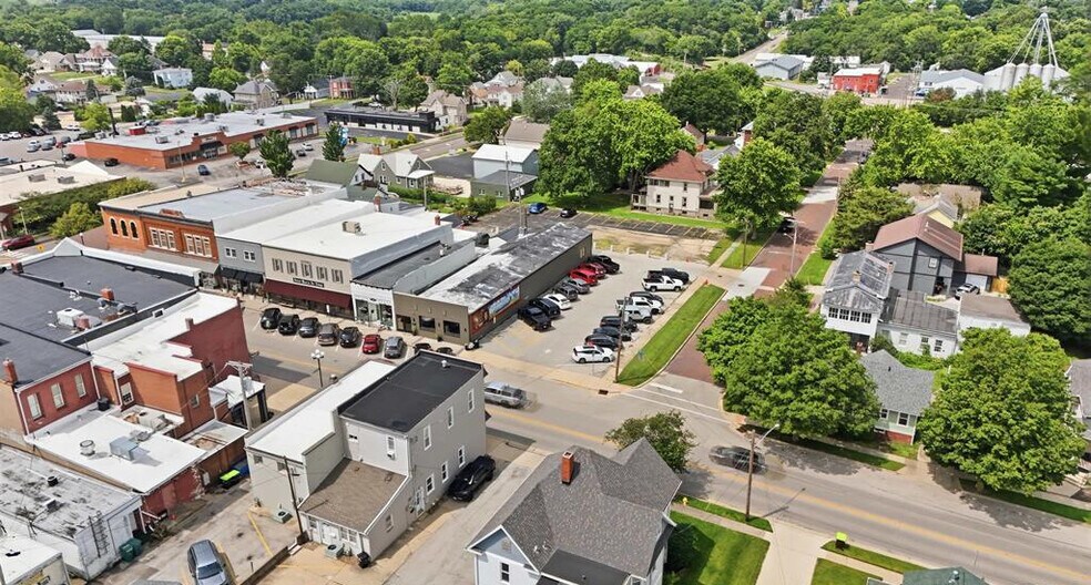 122 N Main St, Washington, IL à vendre - Photo de l’immeuble – Image 1 sur 24