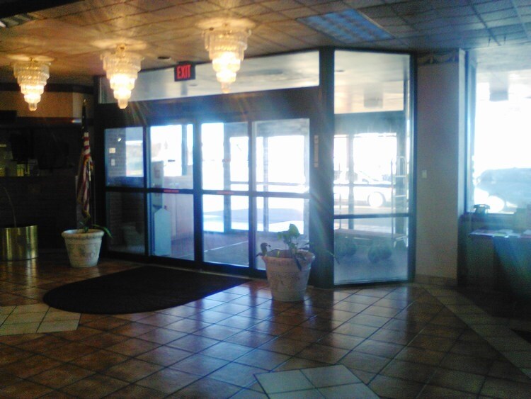 1441 E Brooks Rd, Memphis, TN à vendre - Photo de l’immeuble – Image 3 sur 20