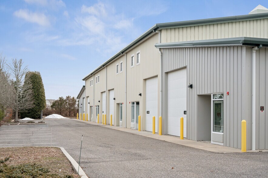 SOUTHAMPTON C/I INVESTMENTS portefeuille de 6 biens à vendre sur LoopNet.fr - Photo de l’immeuble – Image 3 sur 10