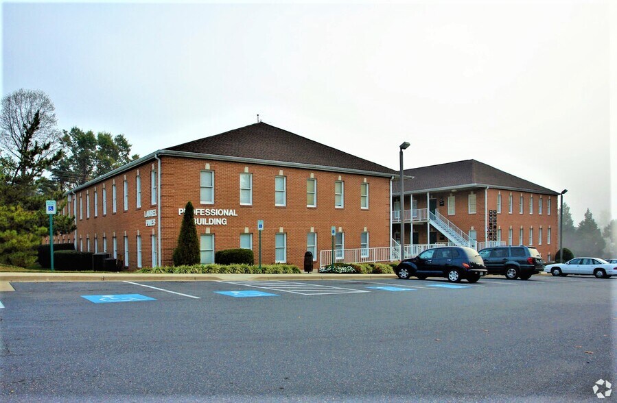 14333 Laurel Bowie Rd, Laurel, MD à vendre - Photo de l’immeuble – Image 3 sur 53