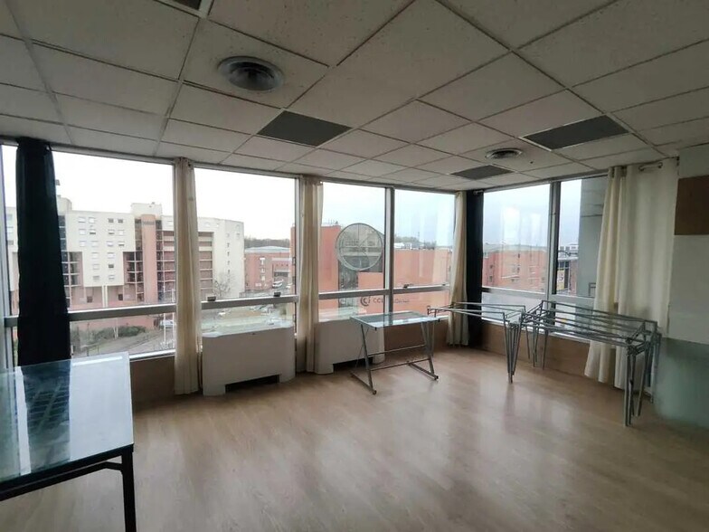 48 Cours Blaise Pascal, Évry-Courcouronnes à vendre - Photo de l’immeuble – Image 2 sur 12