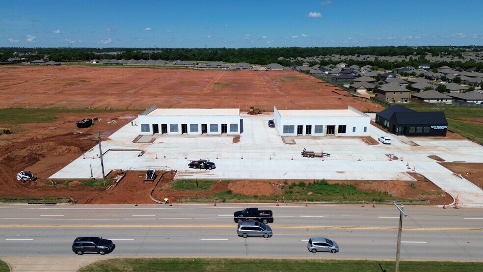 2725-2801 S Mustang Rd, Yukon, OK à louer - Photo de l’immeuble – Image 3 sur 6