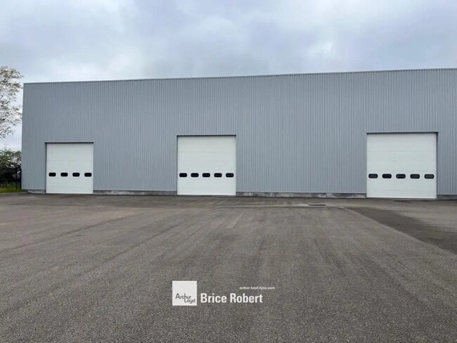 Plus de détails pour 101 Rue Du Dauphiné, Saint-Priest - Local d’activités à vendre