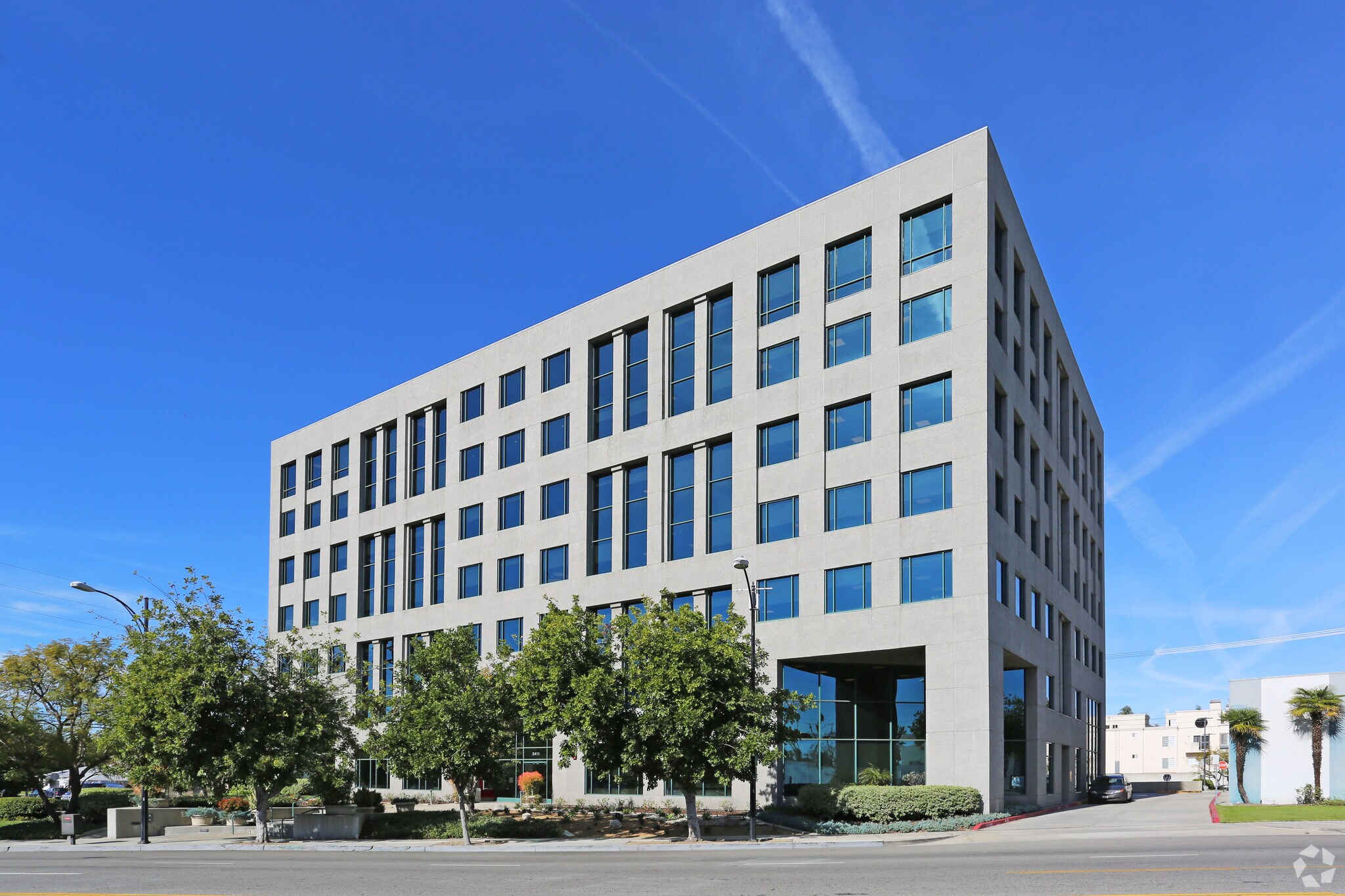 2411 W Olive Ave, Burbank, CA à louer Photo de l’immeuble– Image 1 sur 6