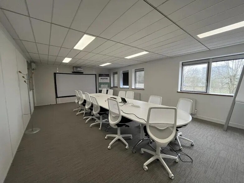 Bureau dans MEUDON-LA-FORÊT à vendre - Photo intérieure – Image 2 sur 14
