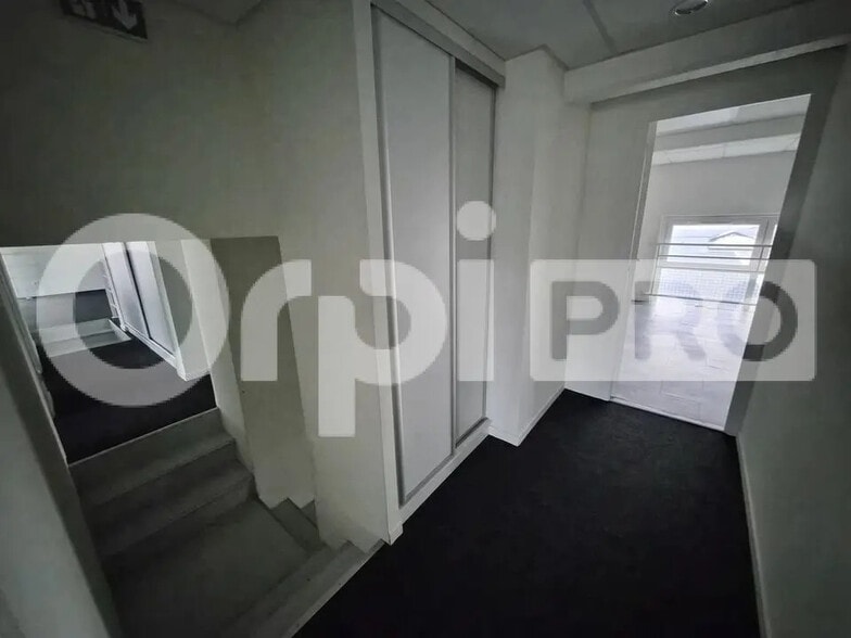 Bureau dans Bétheny à louer - Photo intérieure – Image 3 sur 9