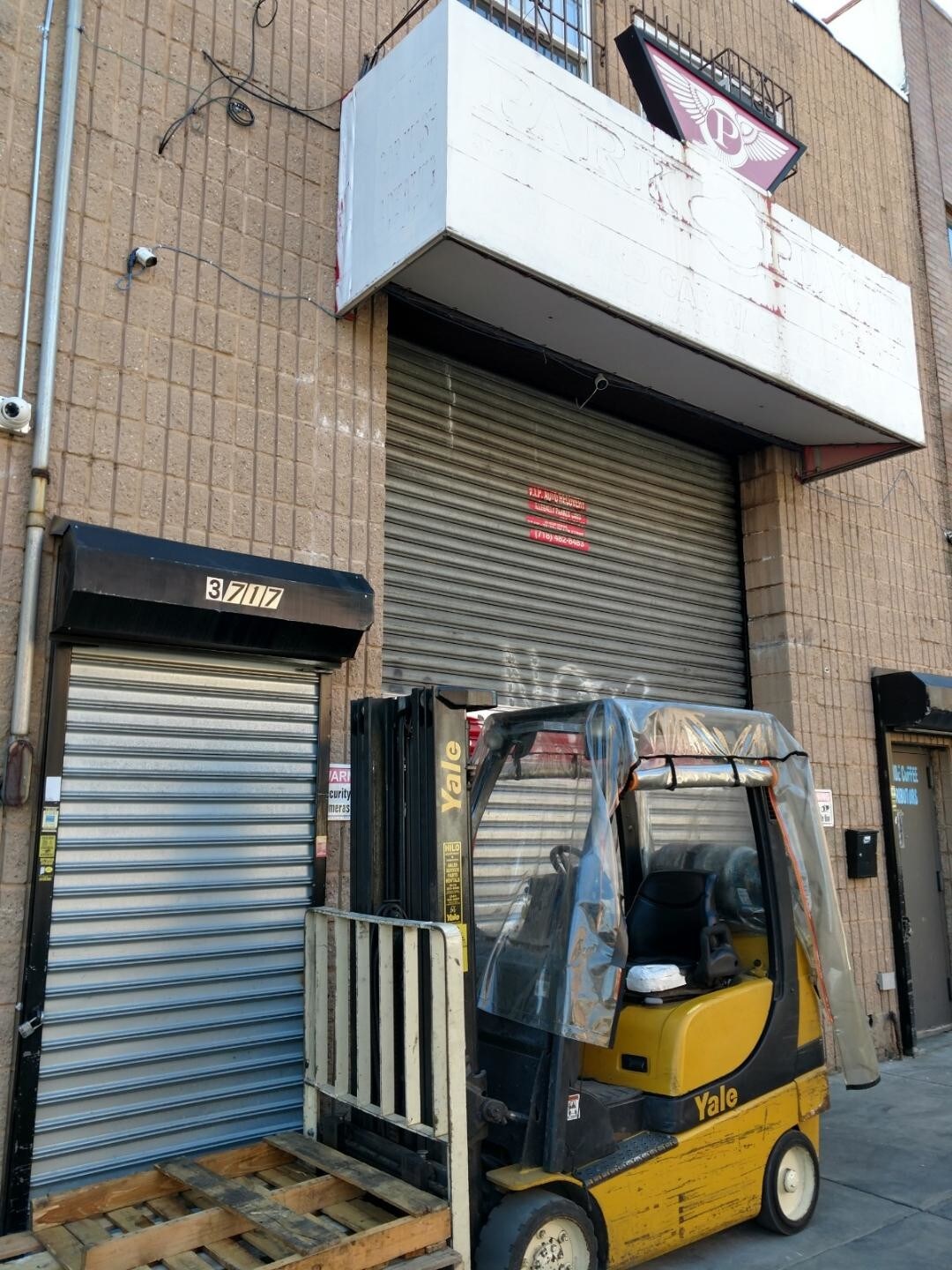 3717 55th St, Woodside, NY à louer Photo principale– Image 1 sur 4