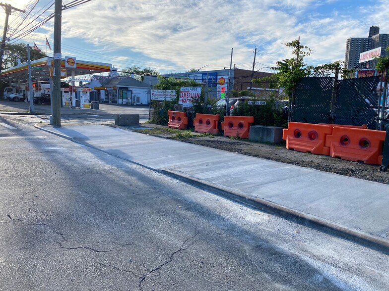 2274 Tillotson Ave, Bronx, NY à vendre - Photo de l’immeuble – Image 2 sur 6