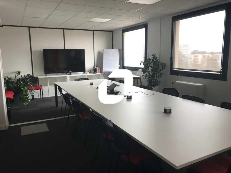 33-37 Boulevard Vauban, Guyancourt à louer - Photo de l’immeuble – Image 3 sur 15