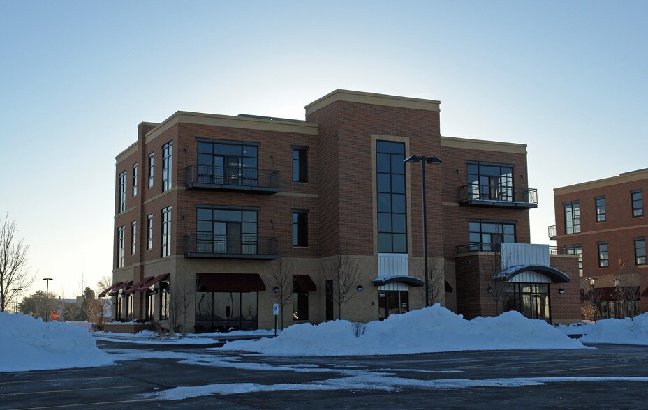 2390 Esplanade Dr, Algonquin, IL à louer - Photo de l’immeuble – Image 2 sur 45