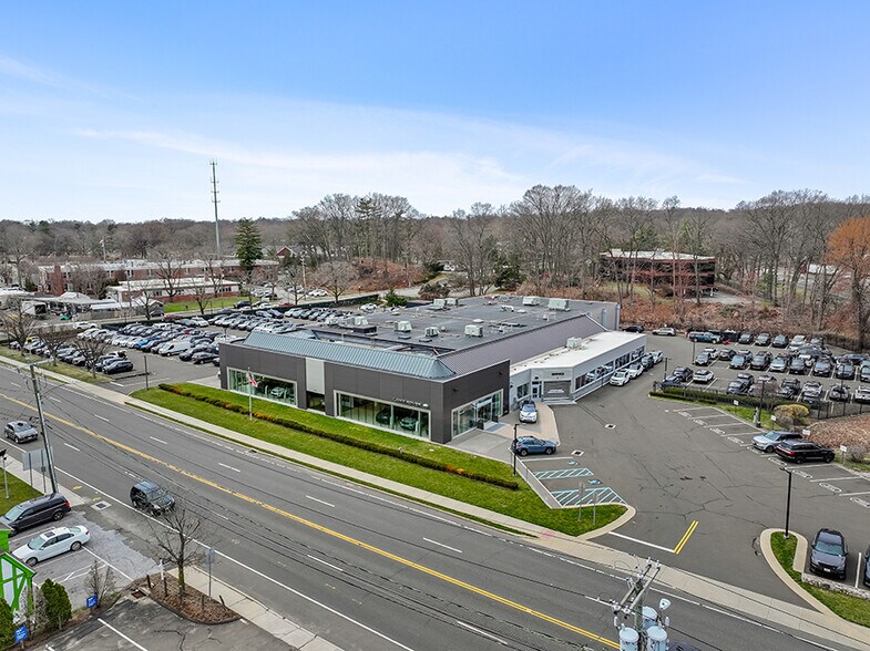 Local commercial dans Darien, CT à vendre - Photo de l’immeuble – Image 1 sur 1