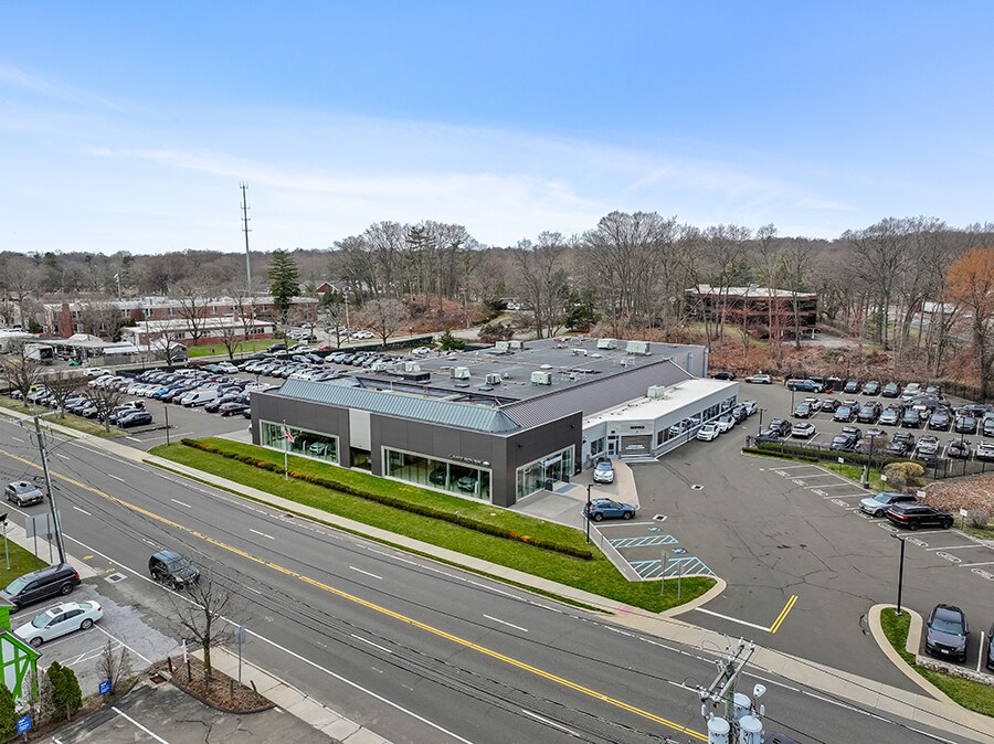 Local commercial dans Darien, CT à vendre Photo de l’immeuble– Image 1 sur 1
