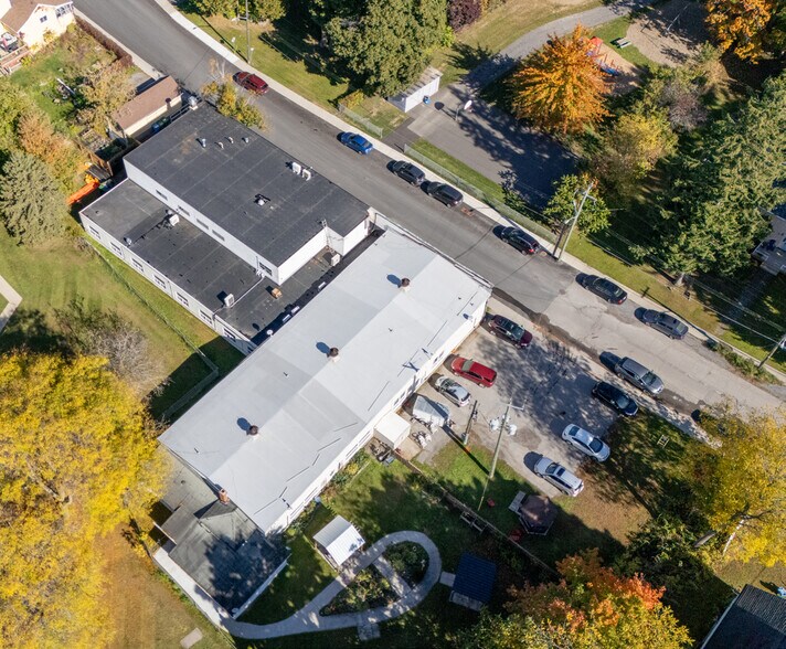 111 West Mary St, Picton, ON à vendre - Photo de l’immeuble – Image 3 sur 11