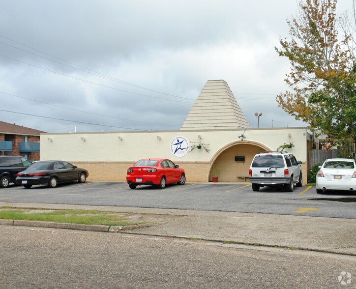 18 W Pierpoint Dr, Mobile, AL à vendre - Photo principale – Image 1 sur 4