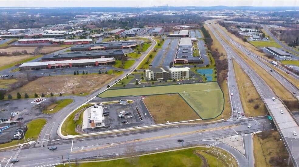 Kenneth Dr, Rochester, NY à vendre - Photo de l’immeuble – Image 1 sur 6