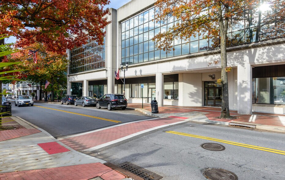 3 School St, Glen Cove, NY à vendre - Photo de l’immeuble – Image 2 sur 9