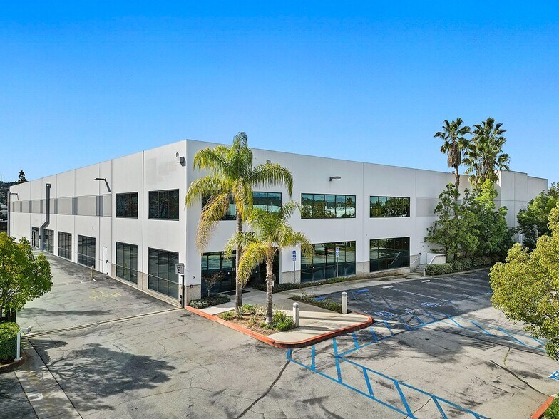 17760 Rowland St, City of Industry, CA à vendre - Photo de l’immeuble – Image 1 sur 13