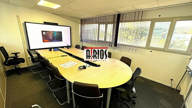 Plus de détails pour Bureau à louer