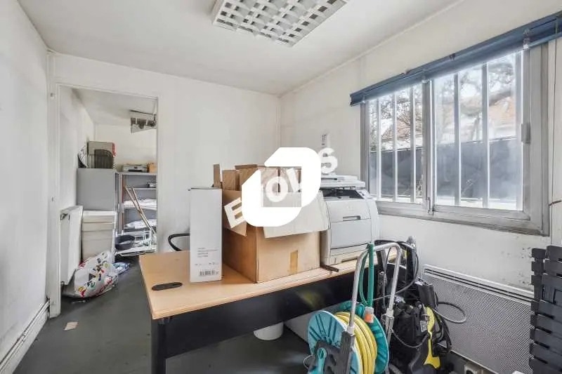 Bureau dans Aulnay-sous-Bois à vendre - Photo de l’immeuble – Image 2 sur 12