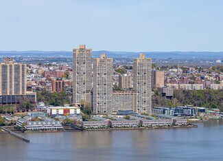 Plus de détails pour 7000 E Kennedy Blvd, Guttenberg, NJ - Bureau/Local commercial à louer