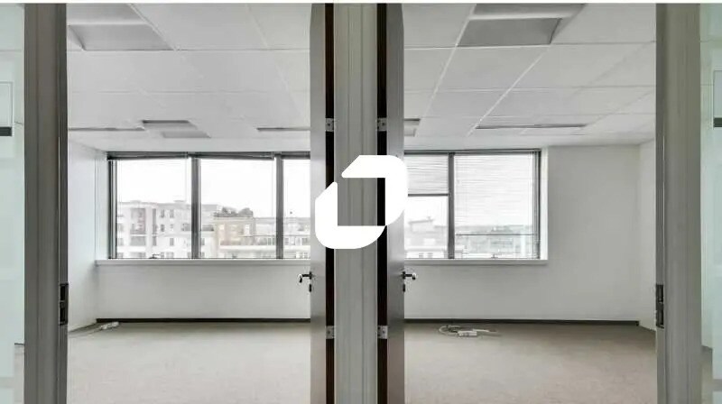 Bureau dans Bobigny à louer - Photo de l’immeuble – Image 2 sur 8