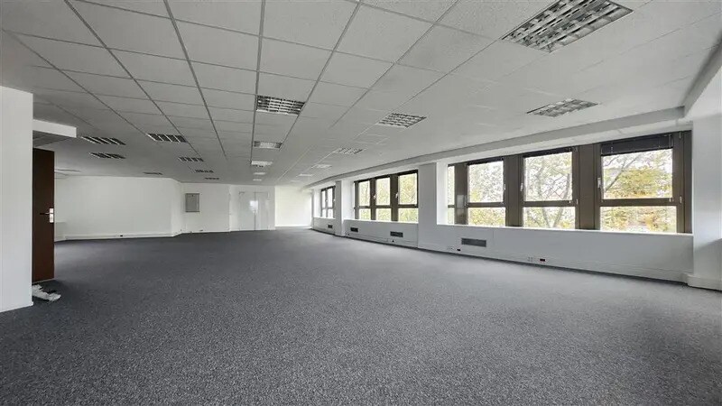 Bureau dans La Garenne-Colombes à louer - Photo intérieure – Image 2 sur 7