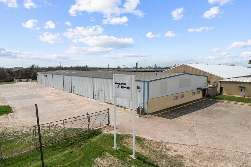6719 E Highway 332, Freeport, TX à vendre - Photo de l’immeuble – Image 1 sur 23