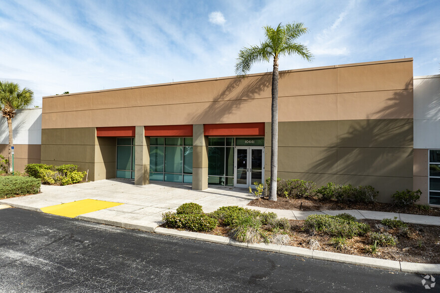 10441 University Center Dr, Tampa, FL à vendre - Photo de l’immeuble – Image 2 sur 18