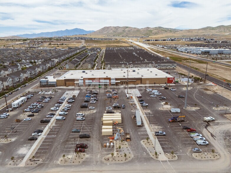 3850 W Hardman Way, Lehi, UT à louer - Photo de l’immeuble – Image 3 sur 5