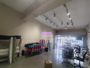 Local commercial dans Badalona, Barcelona à louer Photo intérieure– Image 2 sur 4