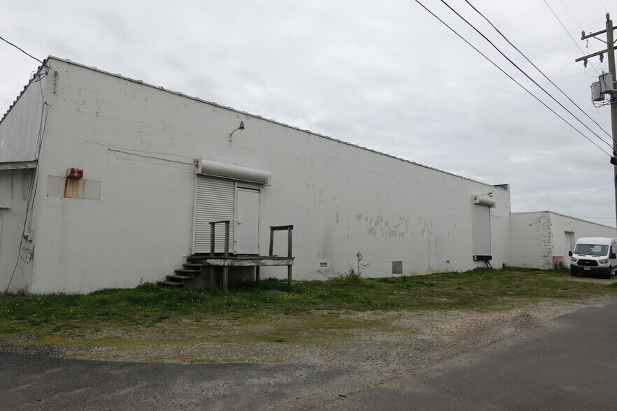 9616-9800 Hosier St, Newport News, VA à louer - Photo de l’immeuble – Image 3 sur 13