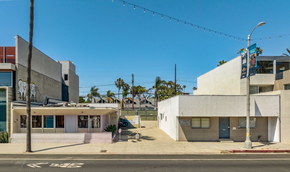 1315-1317 Abbot Kinney Blvd, Venice, CA à vendre - Photo de l’immeuble – Image 2 sur 12