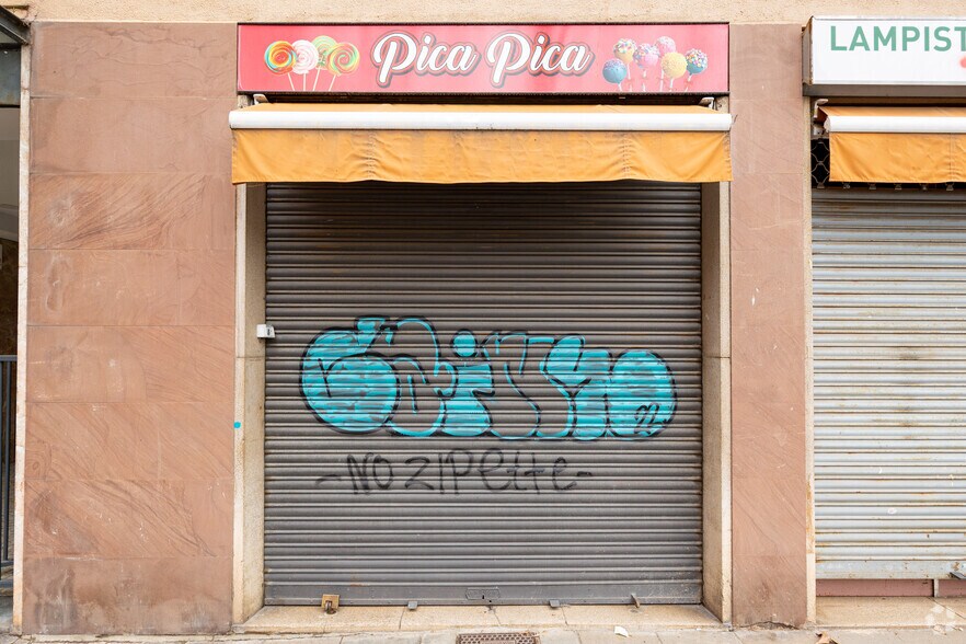 Immeuble residentiel dans Barcelone, Barcelona à vendre - Photo de l’immeuble – Image 2 sur 37