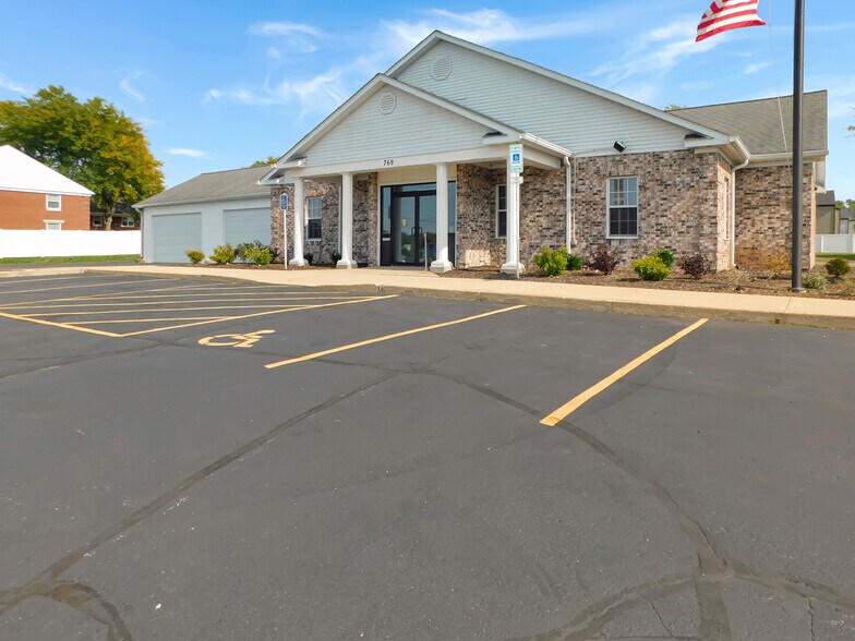 769 N Blackhawk Blvd, Rockton, IL à louer - Photo de l’immeuble – Image 3 sur 46