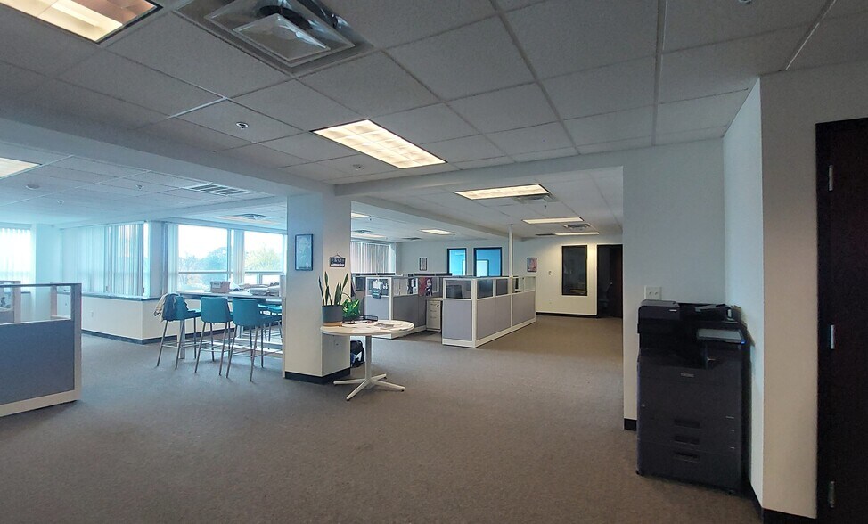 300-400 Tradecenter, Woburn, MA à louer - Photo intérieure – Image 3 sur 20
