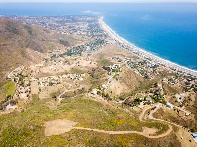 31537 Anacapa View Dr, Malibu, CA à vendre - Photo de l’immeuble – Image 3 sur 20