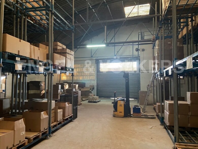 Industriel/Logistique dans Sant Boi de Llobregat, Barcelona à vendre - Photo de l’immeuble – Image 2 sur 6