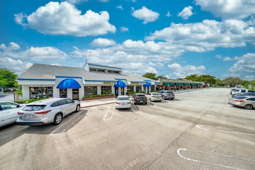 9866 W Sample Rd, Coral Springs, FL à louer - Photo de l’immeuble – Image 3 sur 28